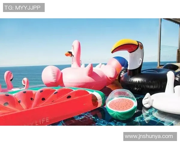 泳池派对狂欢夜:畅享夏日清凉,尽情释放激情与活力