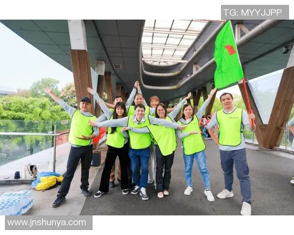 FPX中路突破分析：战术得失与团队协作的深度剖析