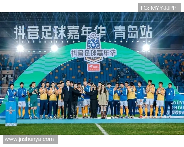 入盟抖音的足球明星引发热议他将如何影响社交媒体和球迷互动